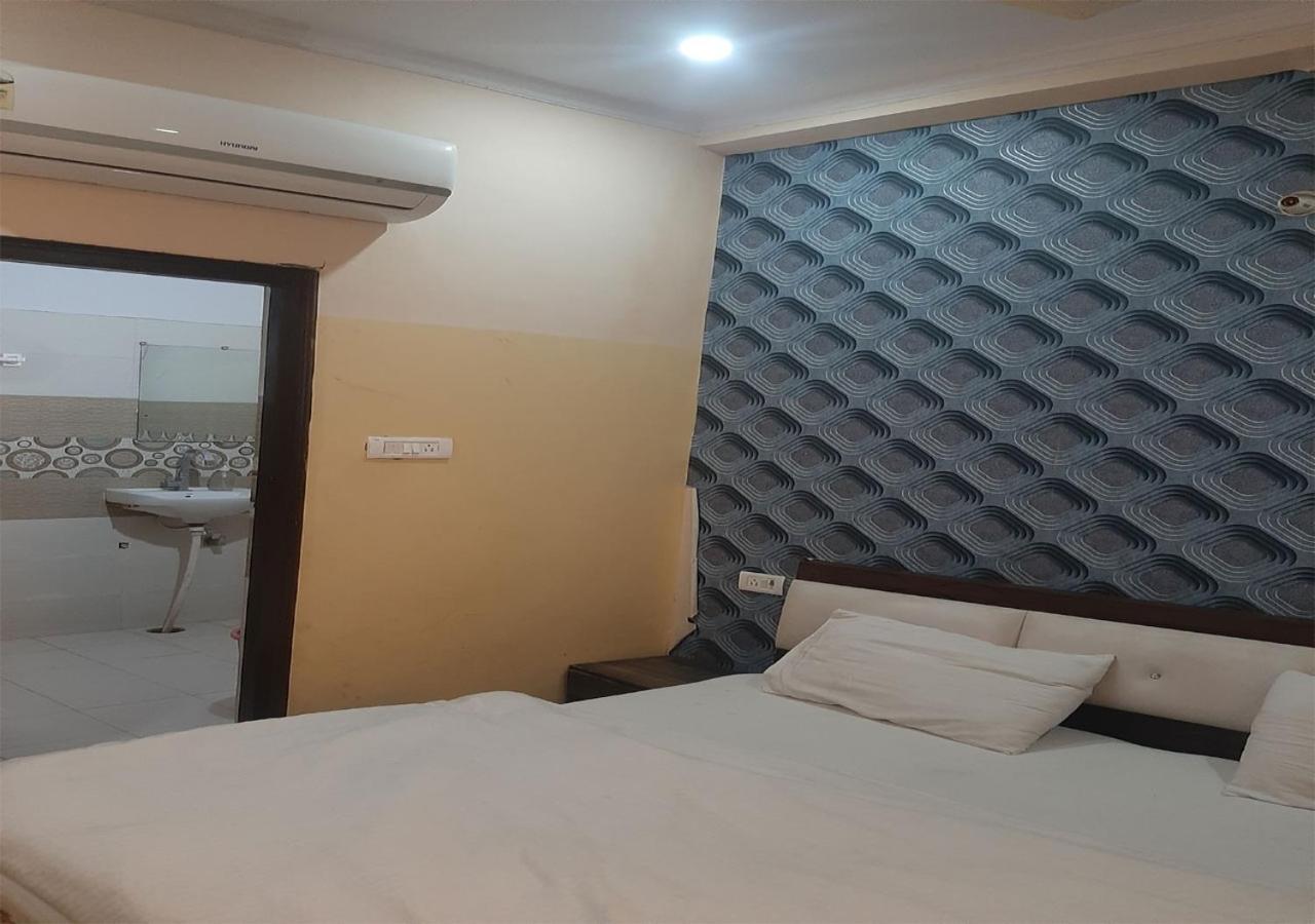 Hotel Jyoti Palace Vrindavan Exterior photo